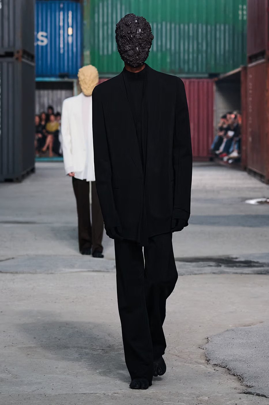 https hypebeast.com image 2026 04 01 maison margiela fw26 shanghai fashion week collection 006 2