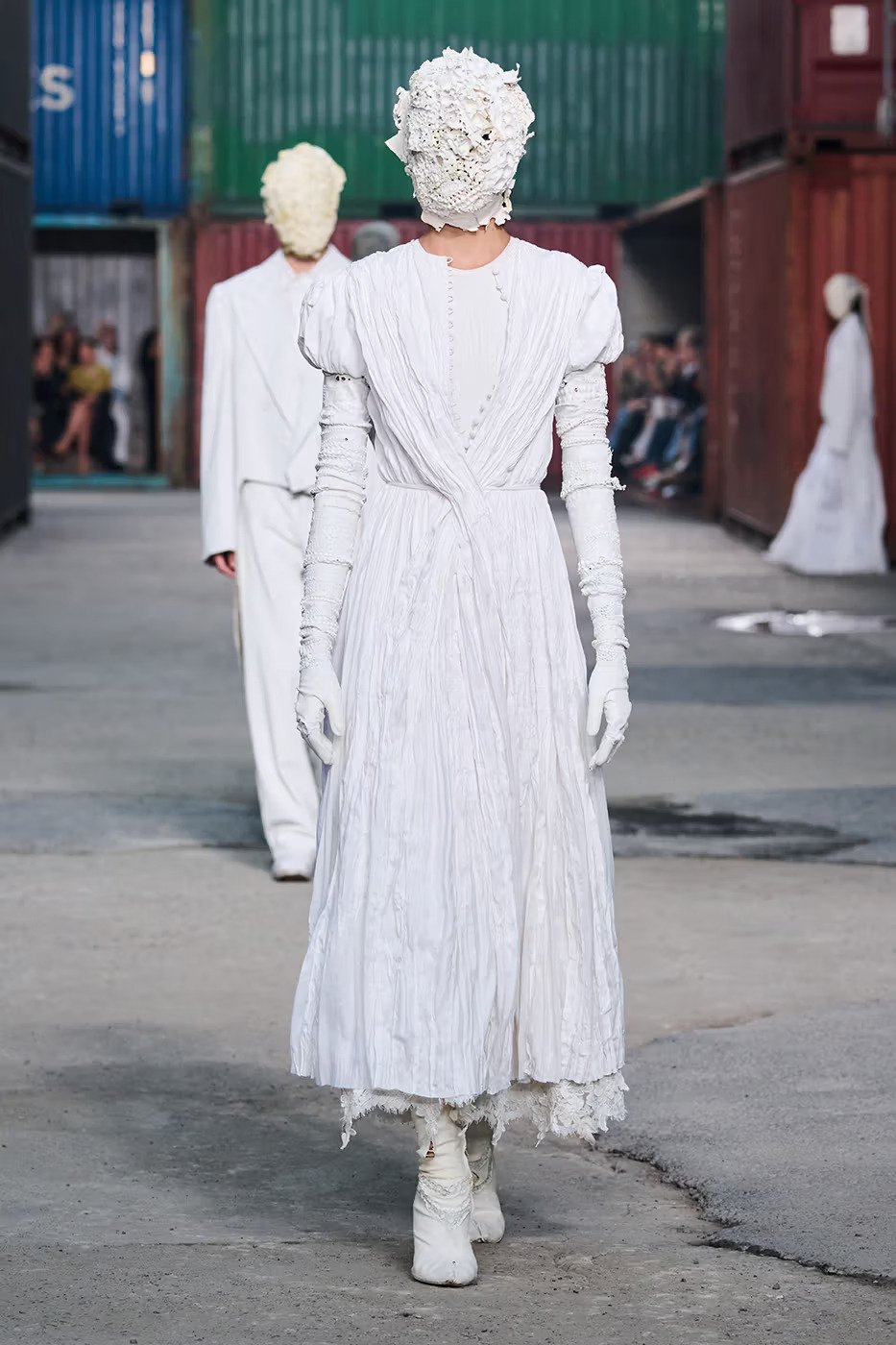 https hypebeast.com image 2026 04 01 maison margiela fw26 shanghai fashion week collection 013 2