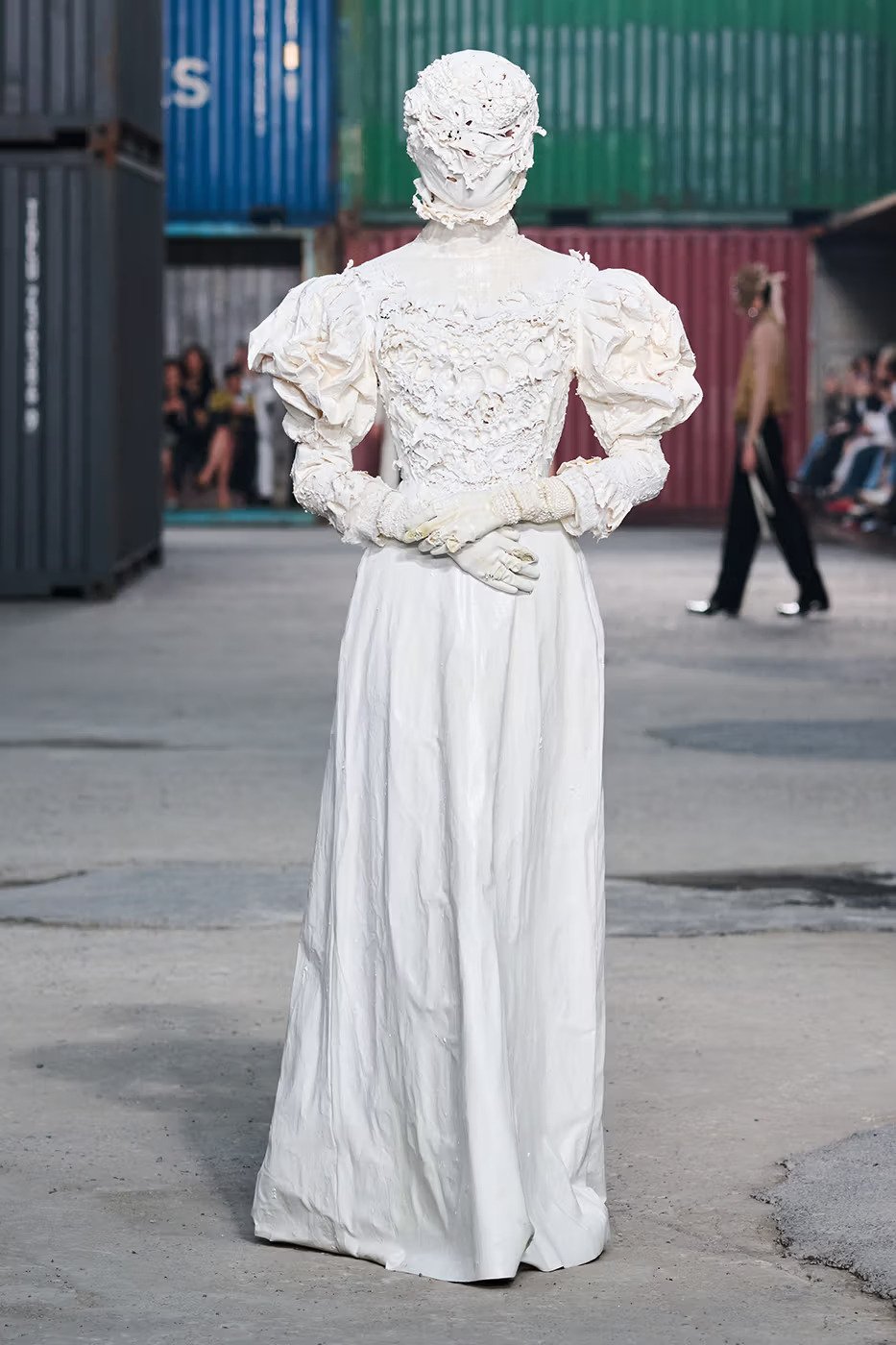 https hypebeast.com image 2026 04 01 maison margiela fw26 shanghai fashion week collection 020 2