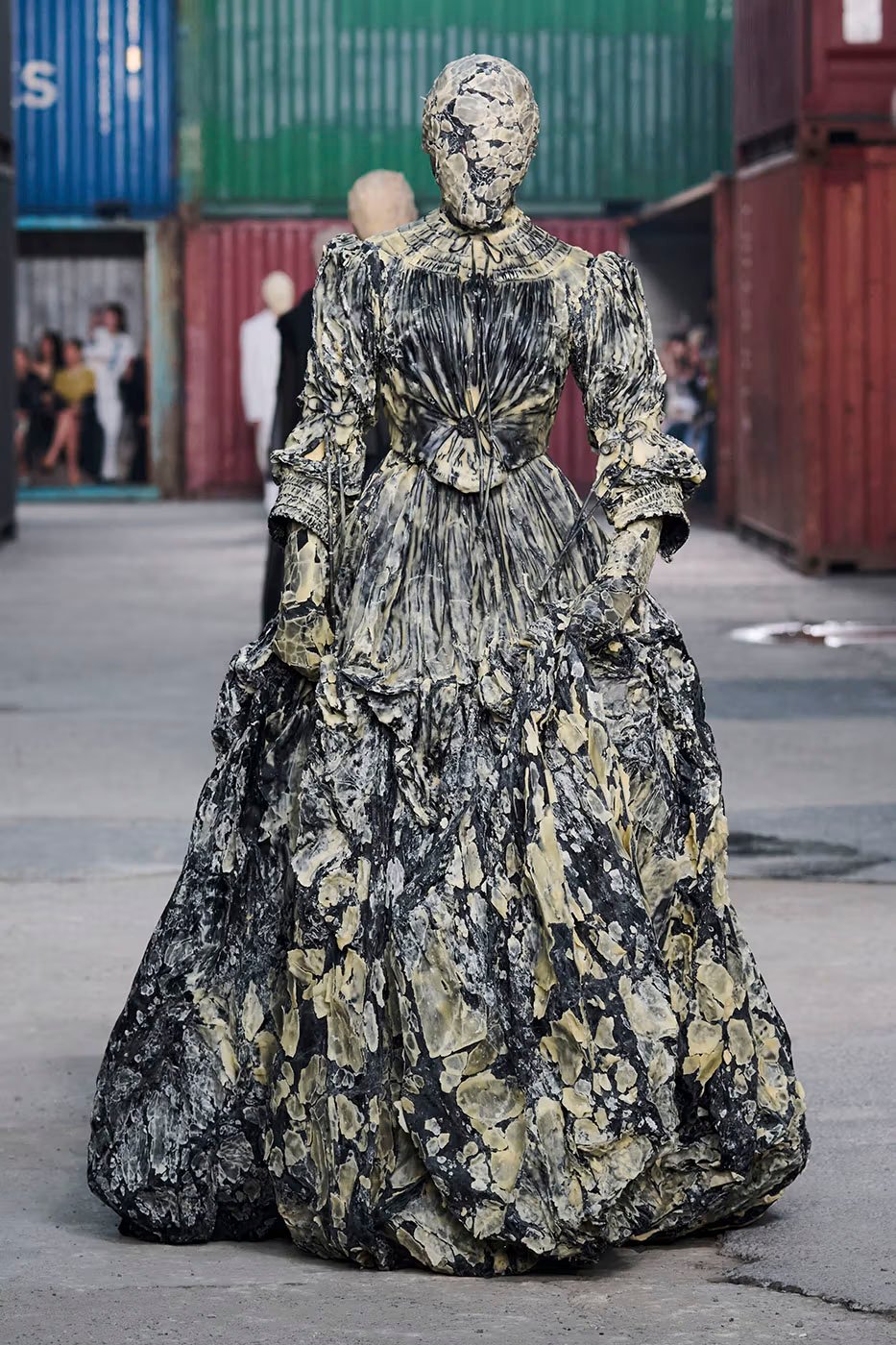https hypebeast.com image 2026 04 01 maison margiela fw26 shanghai fashion week collection 025 3