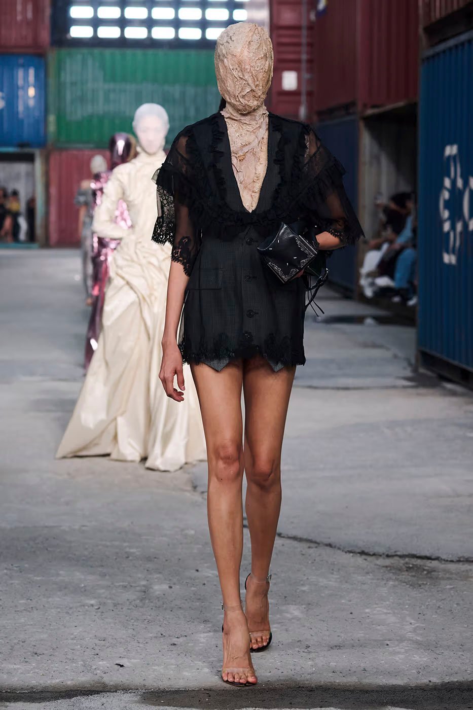 https hypebeast.com image 2026 04 01 maison margiela fw26 shanghai fashion week collection 028 2