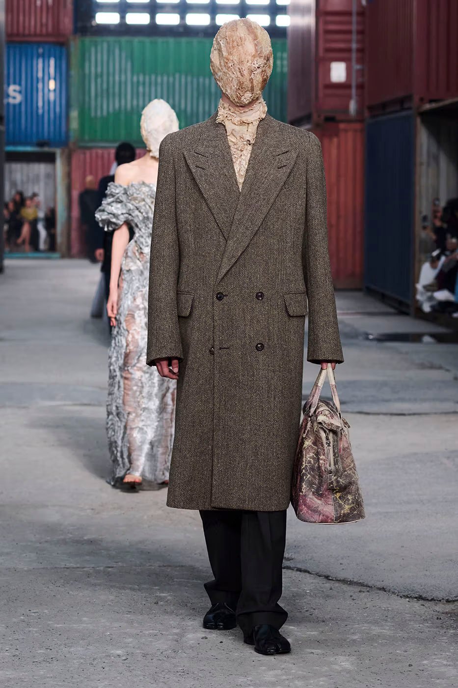 https hypebeast.com image 2026 04 01 maison margiela fw26 shanghai fashion week collection 031 2