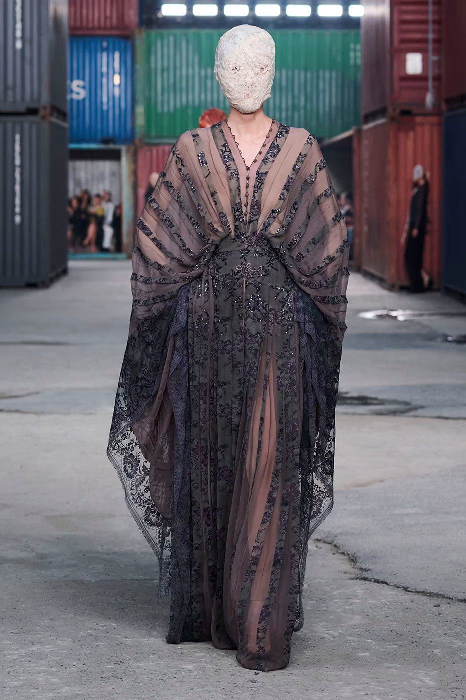 https hypebeast.com image 2026 04 01 maison margiela fw26 shanghai fashion week collection 040 2