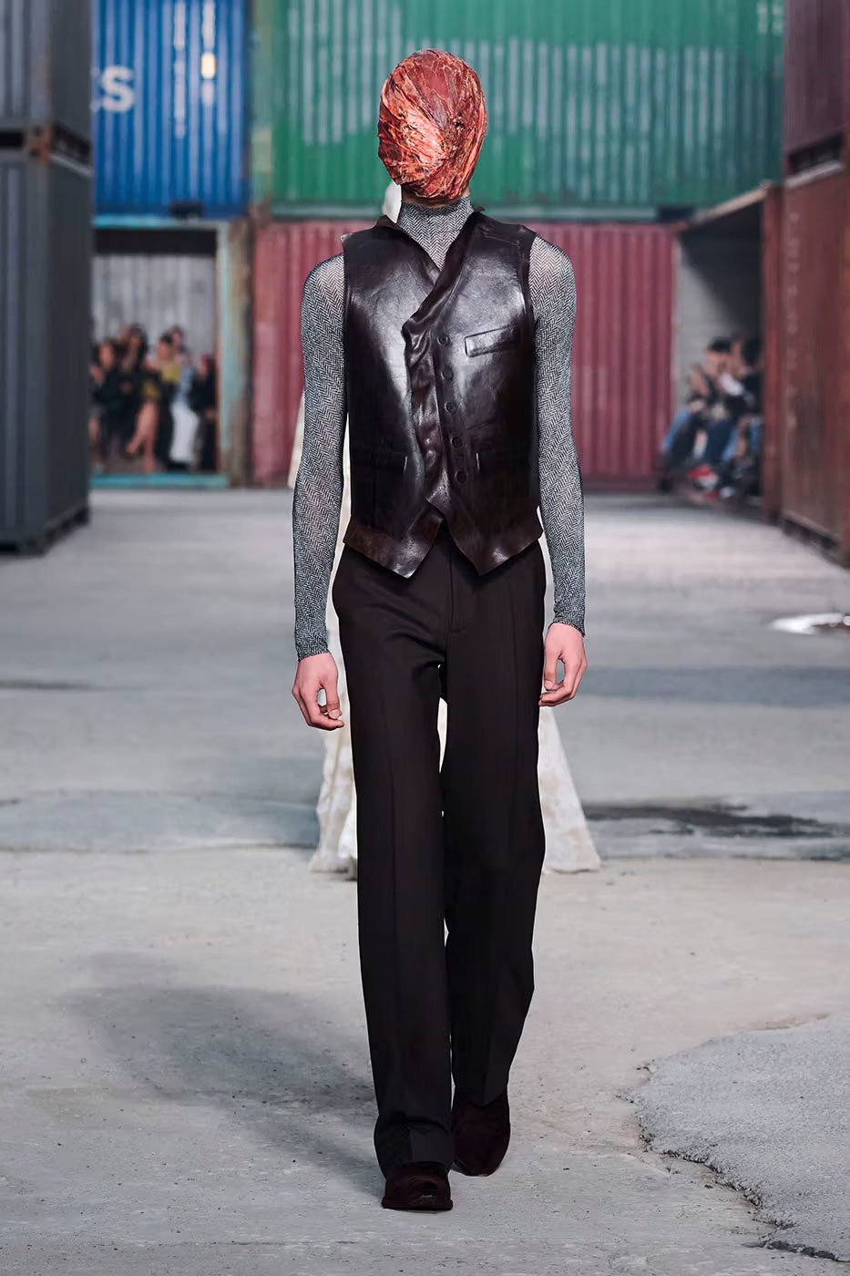 https hypebeast.com image 2026 04 01 maison margiela fw26 shanghai fashion week collection 041 2