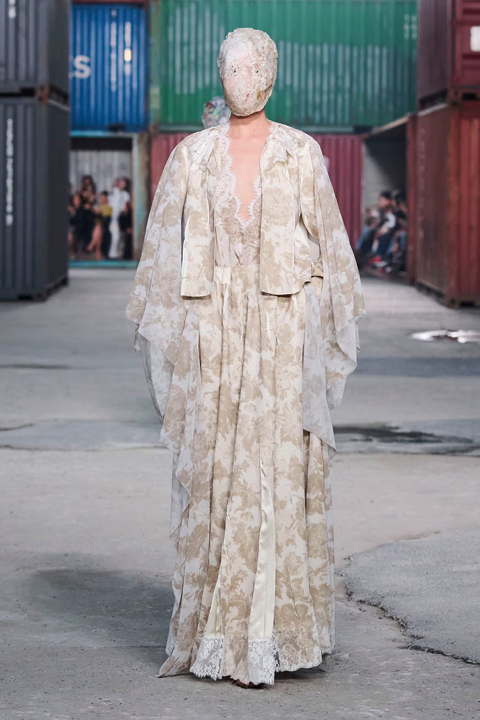 https hypebeast.com image 2026 04 01 maison margiela fw26 shanghai fashion week collection 042 2