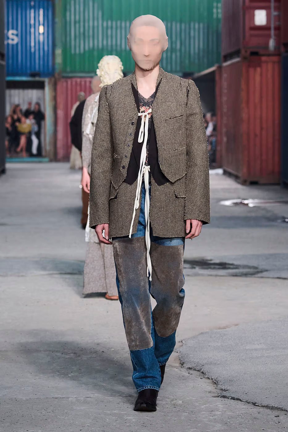 https hypebeast.com image 2026 04 01 maison margiela fw26 shanghai fashion week collection 047 2