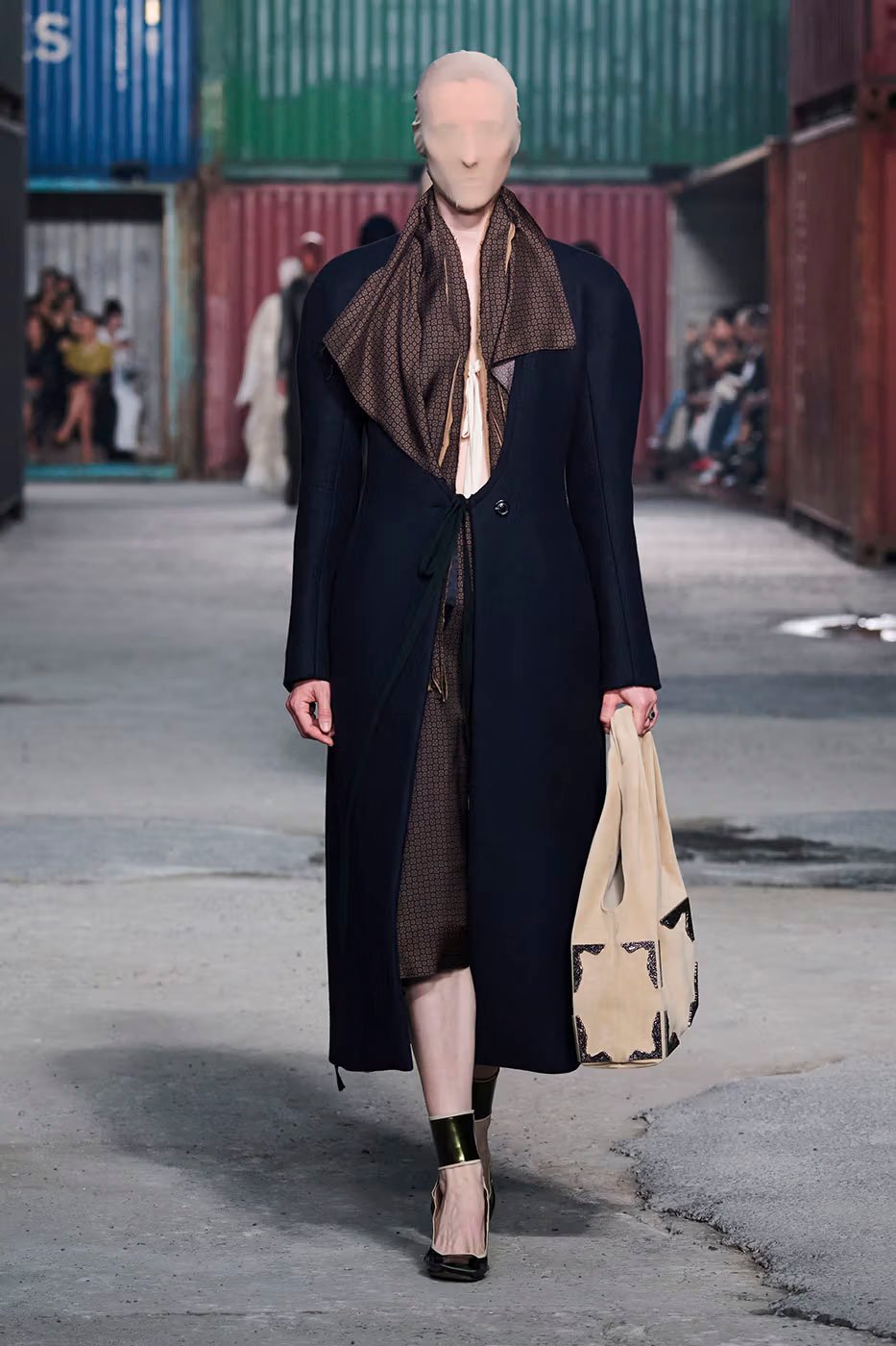 https hypebeast.com image 2026 04 01 maison margiela fw26 shanghai fashion week collection 056 2
