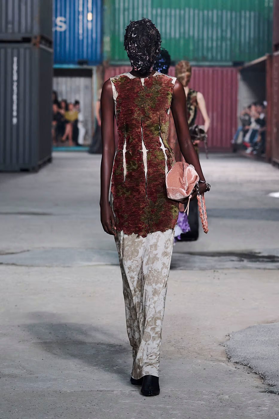 https hypebeast.com image 2026 04 01 maison margiela fw26 shanghai fashion week collection 059 2