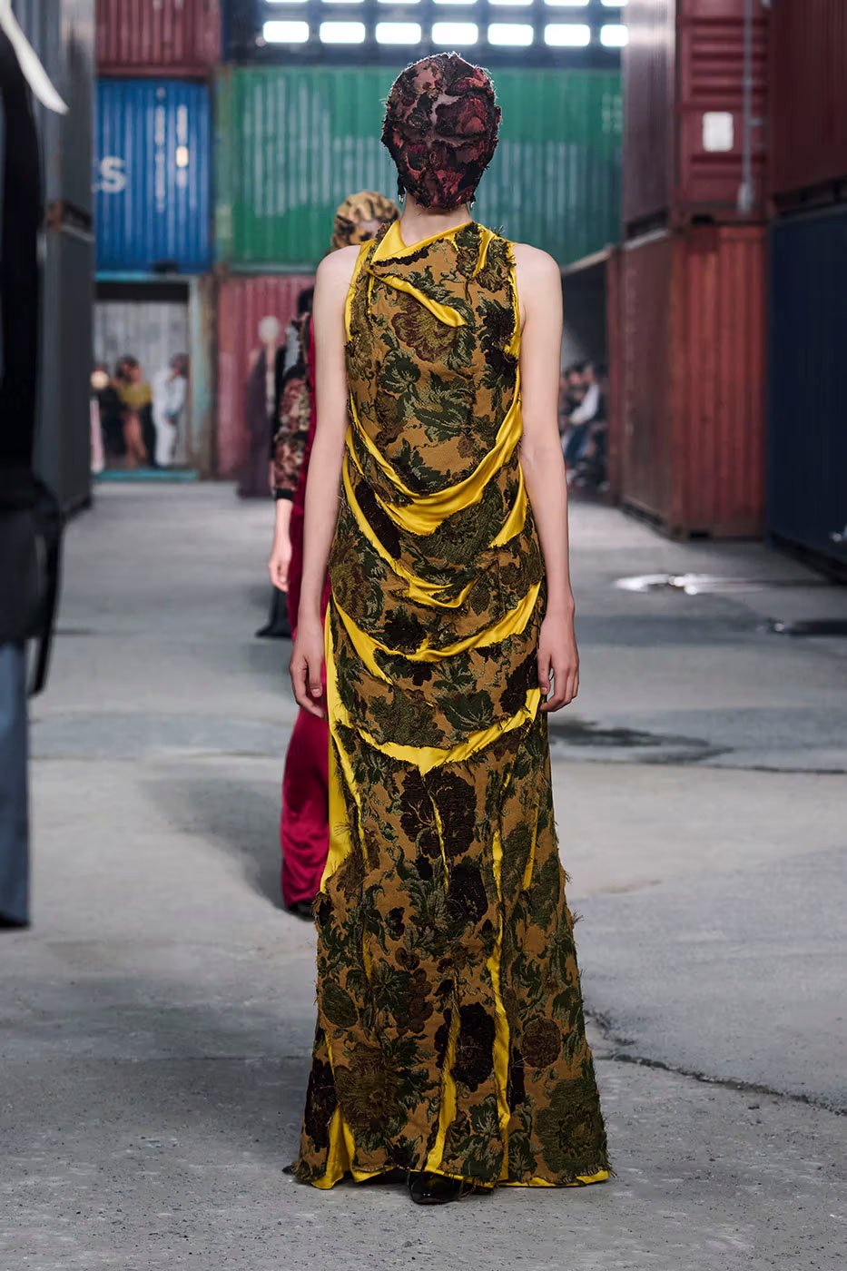 https hypebeast.com image 2026 04 01 maison margiela fw26 shanghai fashion week collection 063 2