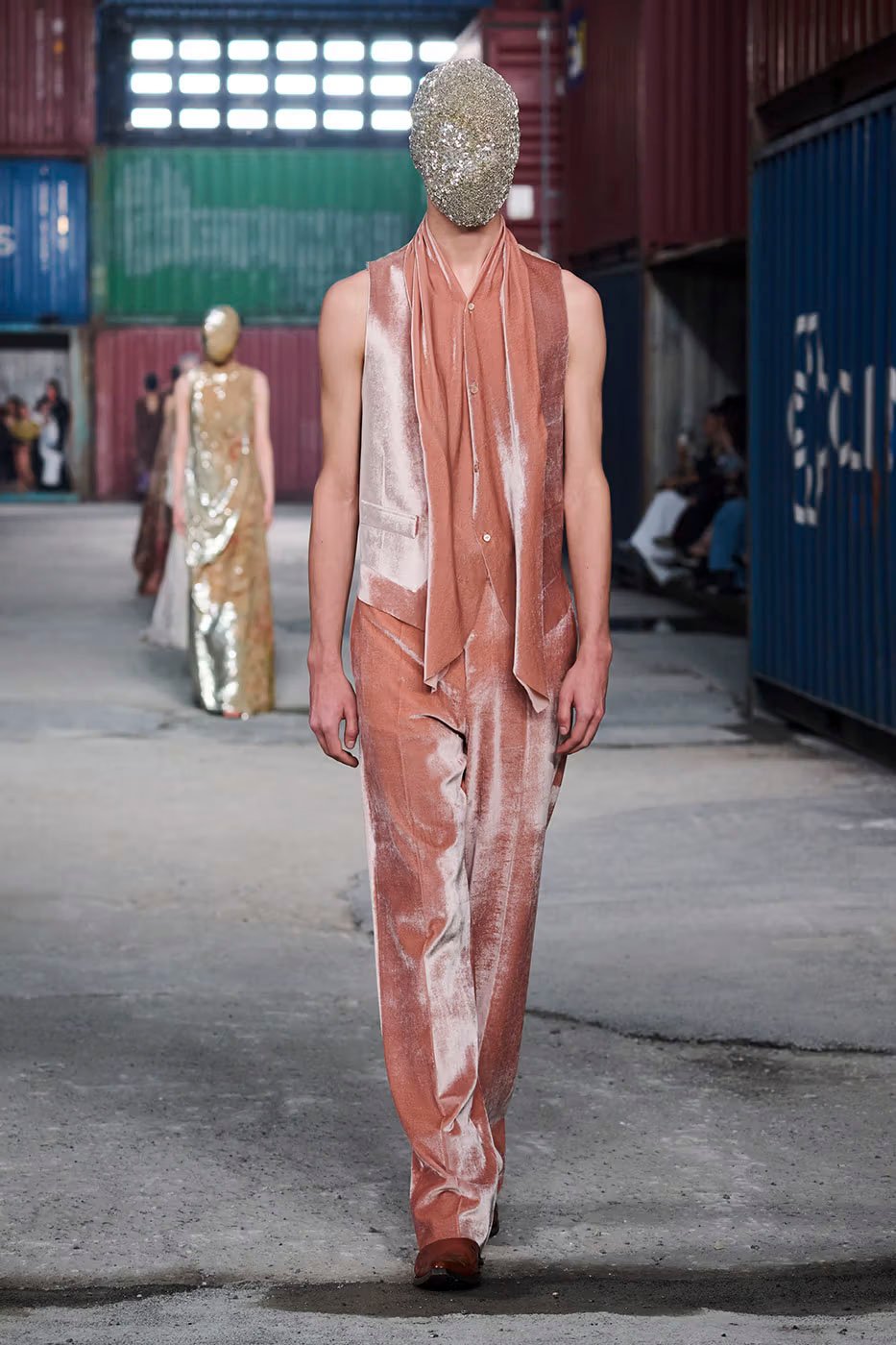 https hypebeast.com image 2026 04 01 maison margiela fw26 shanghai fashion week collection 073 2
