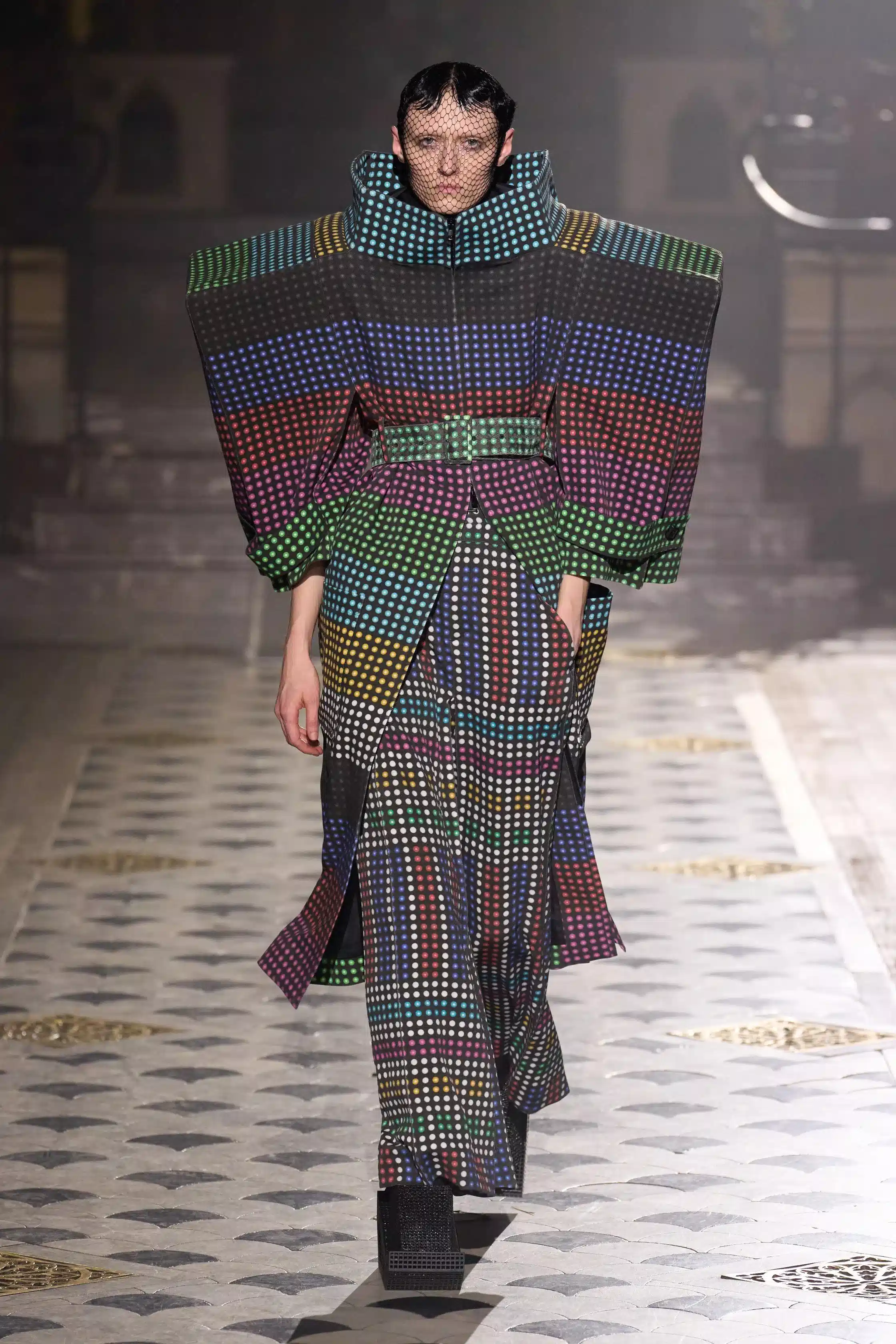ANREALAGE SCREEN Autumn/Winter 2025-26, look 2 of 26