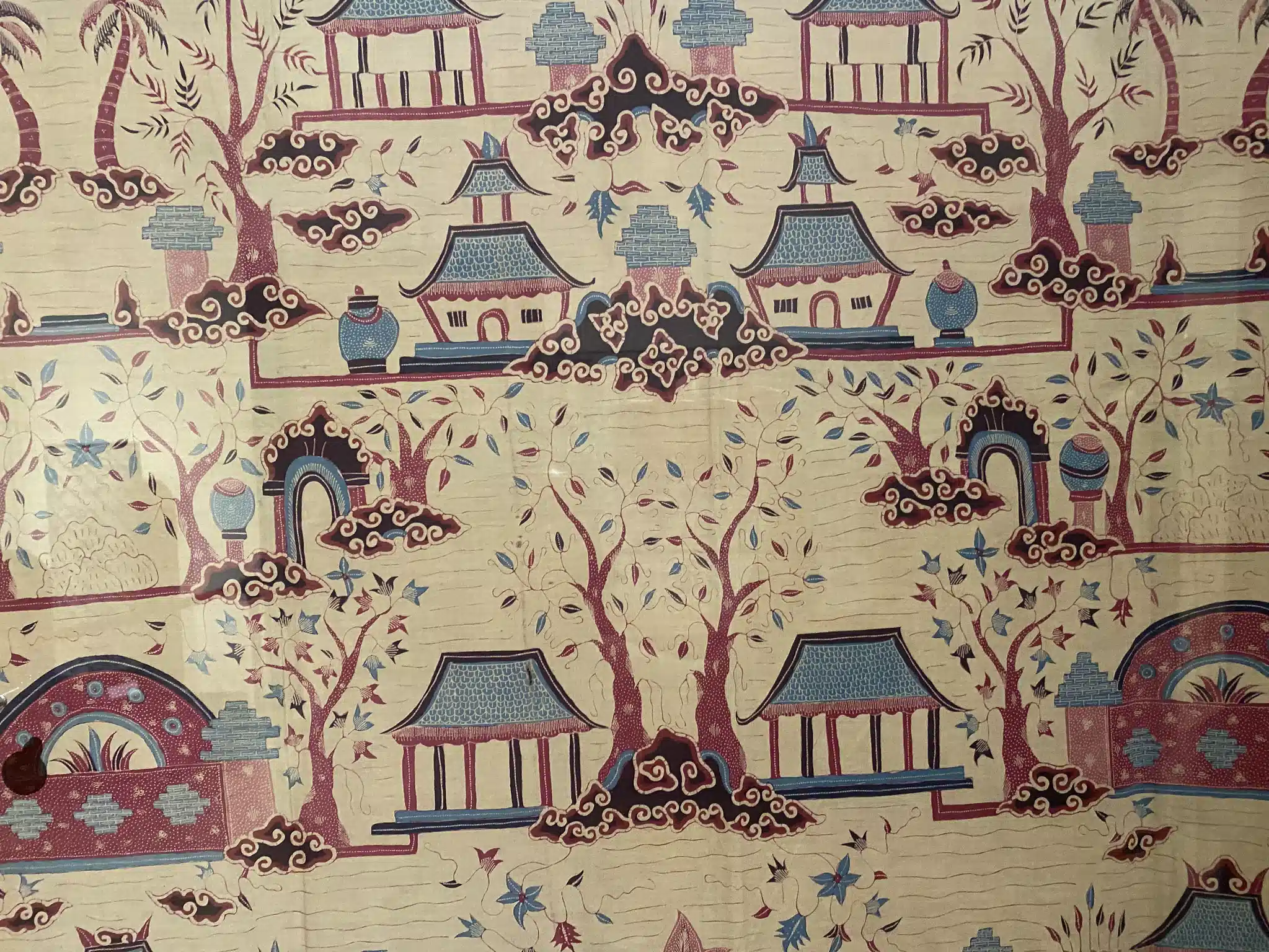 Batik Cirebon - Melihat Keindahan Batik Pesisiran Pantai Utara Jawa dan Kebaya Peranakan bersama Himpunan Wastraprema dan Didi Budiardjo