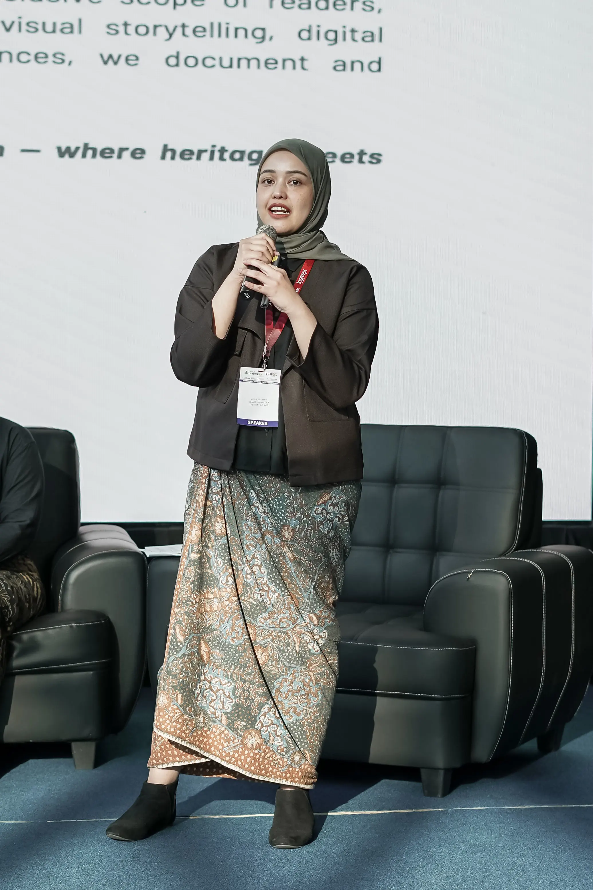 The Textile Map x ESMOD Jakarta di Indo Intertex-Inatex 2026: Menyiapkan Pelaku Industri Kreatif Masa Depan dengan Literasi Tekstil (Marco Sianturi, Tatang Khalid, Stella Budiarjo, Mega Saffira)